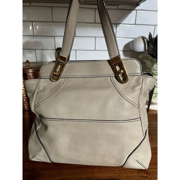 Chloé Women's Off-White Leather Tote Bag with Front Pocket. Crossbody with COA - Picture 6 of 11